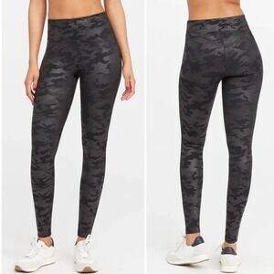 SPANX Faux Leather Camo Leggings Matte Black Camo Sz Small S Womens Slim Shape I
